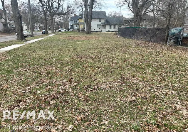 Homes for sale in Flint, MI | 626 E 2nd St, Flint, MI 48503 | MLS# 50203134