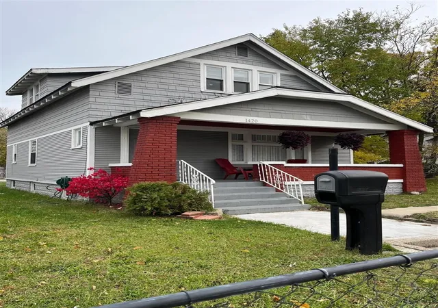 1st image of 1420 Se Marshall Ave, Grand Rapids, MI 49507 | MLS# 70495798