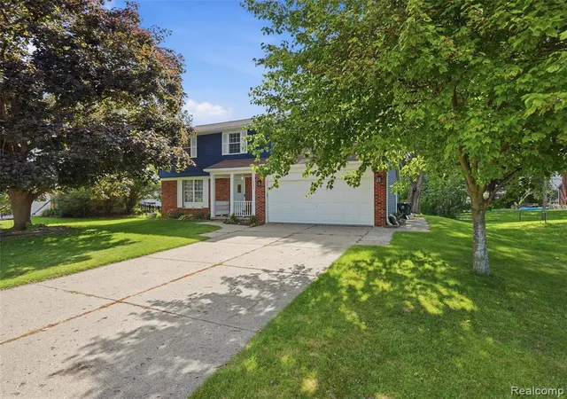 Homes for sale in Lake Orion, MI | 3330 Blasser Dr, Lake Orion, MI 48359 1106 | MLS# 61007756