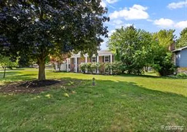 Homes for sale in South Lyon, MI | 13428 Sequoia Ln, South Lyon, MI 48178 | MLS# 61009207