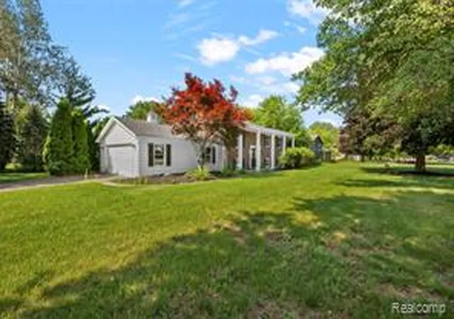 Homes for sale in South Lyon, MI | 13428 Sequoia Ln, South Lyon, MI 48178 | MLS# 61009207