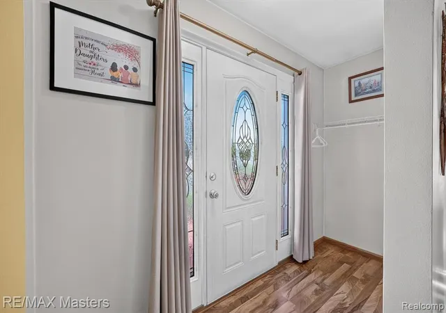 Photo 3 of Sale Pending at 2935 N Monroe St, Monroe, MI 48162 | MLS# 61025812 | Listing updated on 2026-09-09