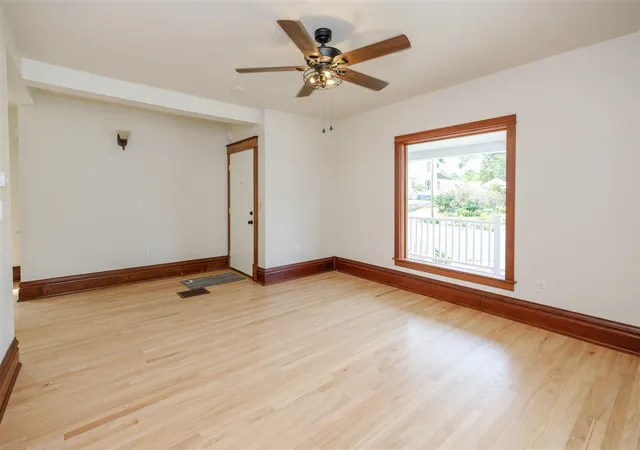 Photo 4 of Sale Pending at 3707 S Burdick St, Kalamazoo, MI 49001 | MLS# 70552938 | Listing updated on 2026-08-24