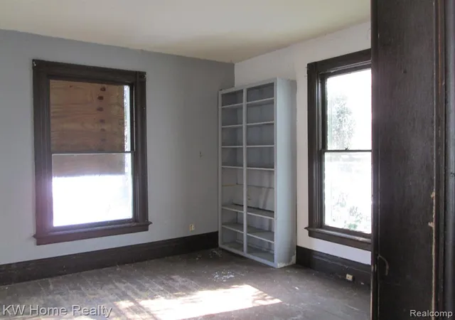 Homes for sale in Saginaw, MI | 1323 Mackinaw St, Saginaw, MI 48602 | MLS# 60375439