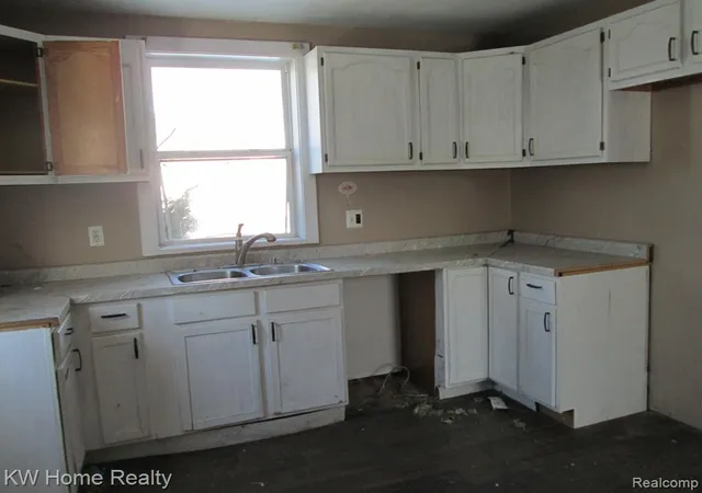 Homes for sale in Saginaw, MI | 1323 Mackinaw St, Saginaw, MI 48602 | MLS# 60375439