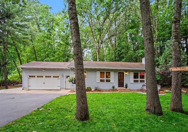Photo 3 of Sale Pending at 6069 Stout Crk Ave, Belmont, MI 49306 | MLS# 70547525 | Listing updated on 2026-08-21