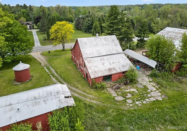 3rd image of 8103 Baldwin Rd, Goodrich, MI 48438 | MLS# 60994164