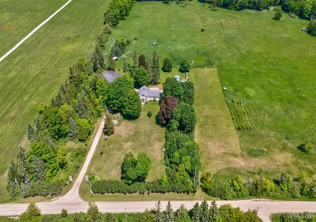 Photo 1 of Single family home for sale at 16406 18th Road, Garden, MI 49835 | MLS# 50215200 | Listing updated on 2026-09-29
