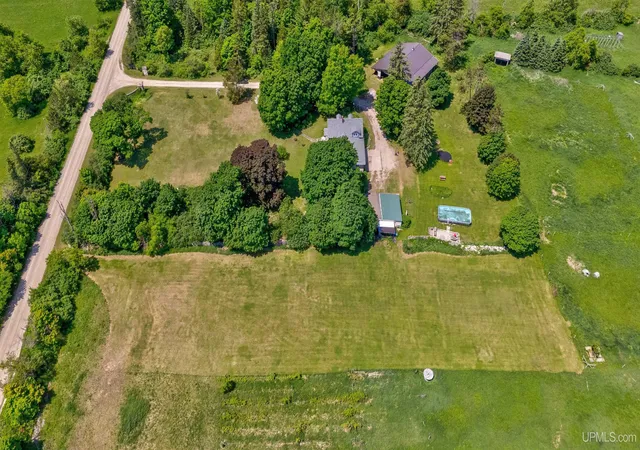 Photo 2 of Single family home for sale at 16406 18th Road, Garden, MI 49835 | MLS# 50215200 | Listing updated on 2026-09-29