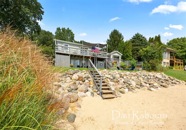2nd image of 12645 Oakwood Shores St, Wayland, MI 49348 | MLS# 70553852