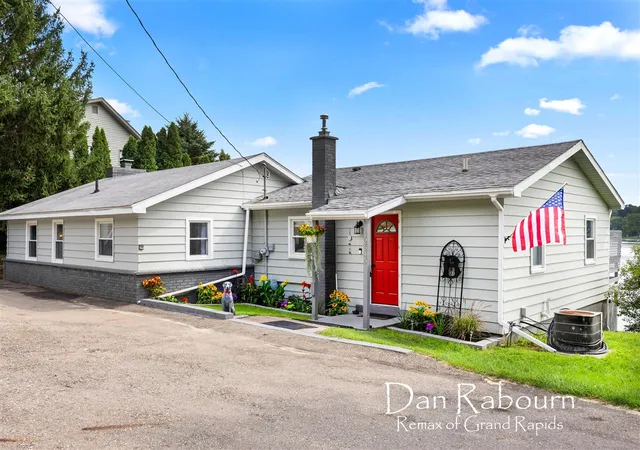 35th image of 12645 Oakwood Shores St, Wayland, MI 49348 | MLS# 70553852