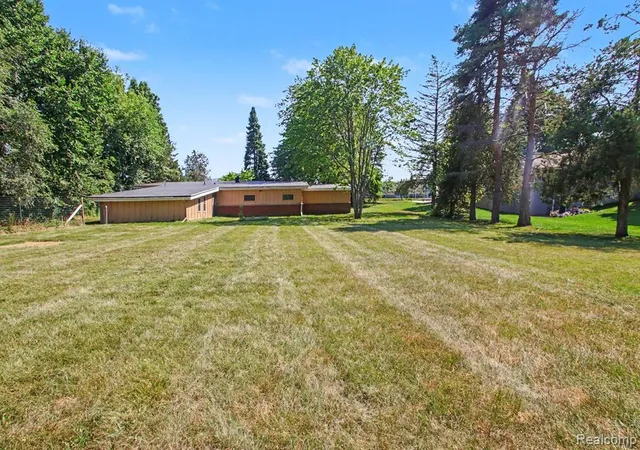 22nd image of 7800 W Sharpe Rd, Fowlerville, MI 48836 | MLS# 61017919
