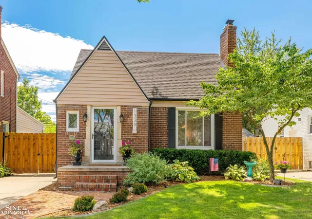 Photo 1 of Sale Pending at 1339 Hampton Rd, Grosse Pointe Woods, MI 48236 | MLS# 50219892 | Listing updated on 2026-09-08