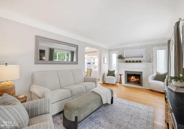 Photo 4 of Sale Pending at 1339 Hampton Rd, Grosse Pointe Woods, MI 48236 | MLS# 50219892 | Listing updated on 2026-09-08