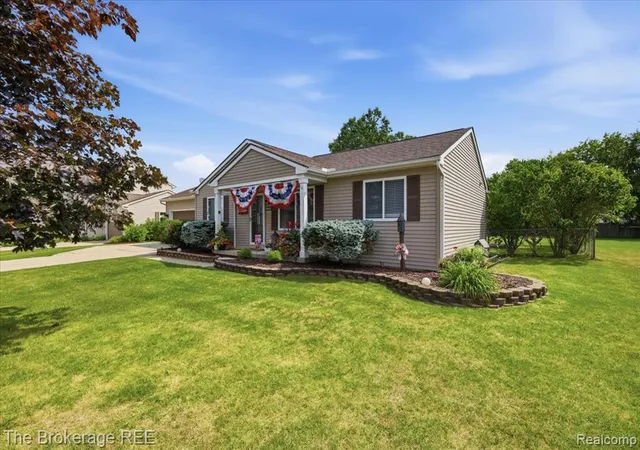 Photo 4 of Sale Pending at 9484 Sandy Hollow Ln, Davison, MI 48423 8434 | MLS# 61024562 | Listing updated on 2026-08-31