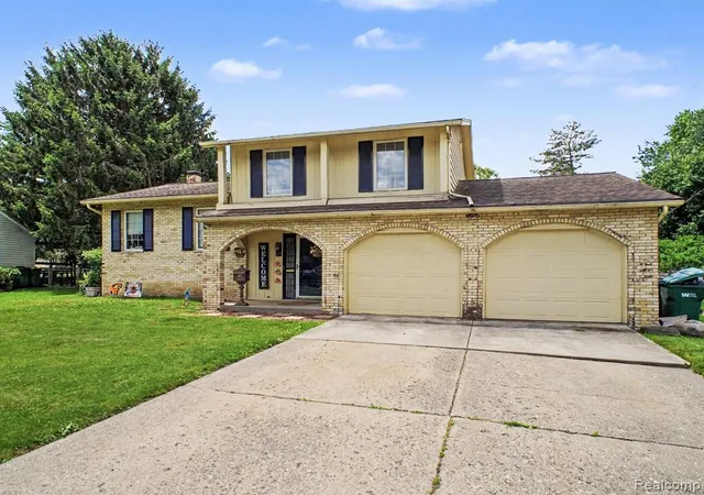 Homes for sale in Flushing, MI | 428 Carrie Dr, Flushing, MI 48433 | MLS# 61004332