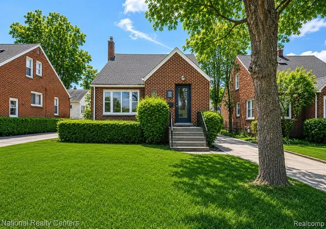 1st image of 1109 Catalpa Dr, Royal Oak, MI 48067 | MLS# 60970665