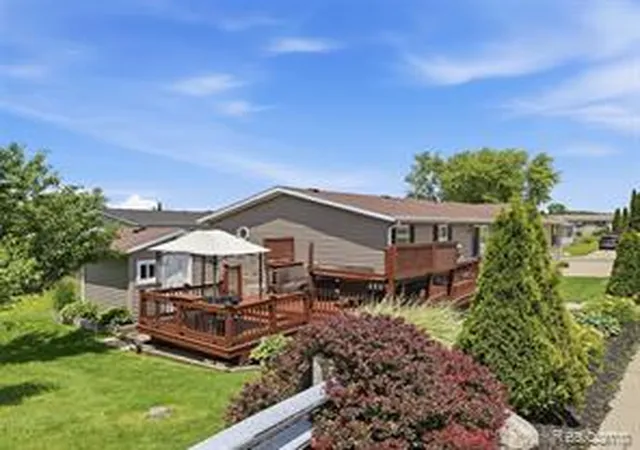 Homes for sale in Northville, MI | 9695 Bloomsbury Cir, Northville, MI 48167 | MLS# 61008047