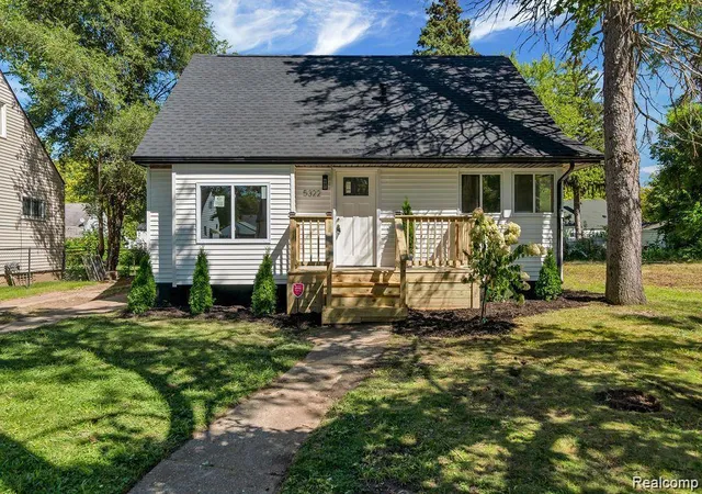 Photo 1 of Single family home for sale at 5322 Winthrop Blvd, Flint, MI 48505 | MLS# 61004396 | Listing updated on 2026-07-07