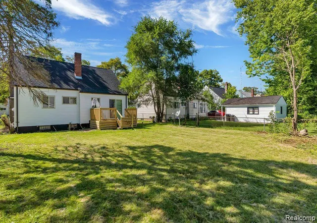 Photo 2 of Single family home for sale at 5322 Winthrop Blvd, Flint, MI 48505 | MLS# 61004396 | Listing updated on 2026-07-07