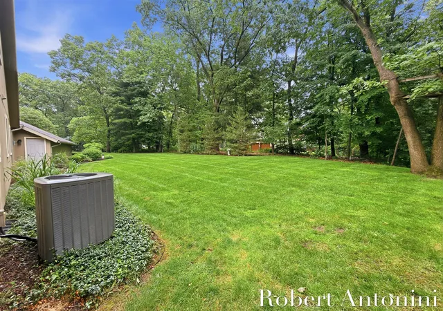 Photo 3 of Single family home for sale at 1708 Mont Rue Dr, Grand Rapids, MI 49546 | MLS# 70540406 | Listing updated on 2026-06-23