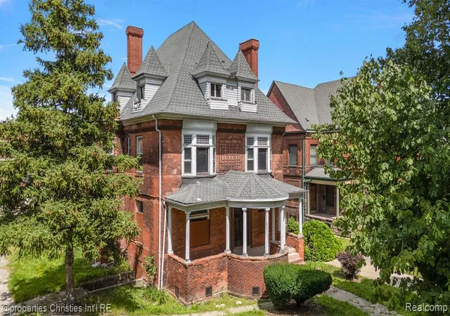1st image of 255 E Ferry St, Detroit, MI 48202 | MLS# 60339223