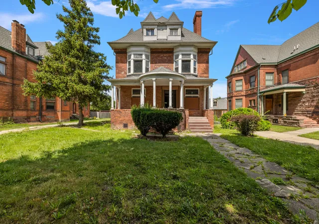 3rd image of 255 E Ferry St, Detroit, MI 48202 | MLS# 60339223