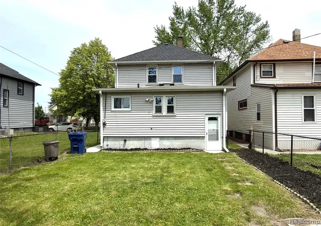 Homes for sale in River Rouge, MI | 114 Pine St, River Rouge, MI 48218 | MLS# 60995575