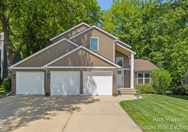 1st image of 6007 Arroyo Vista Dr, Rockford, MI 49341 | MLS# 70536343