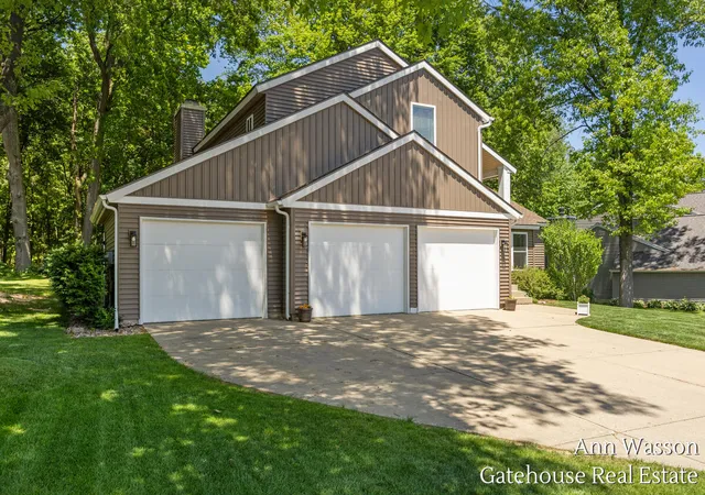 Photo 3 of Single family home for sale at 6007 Arroyo Vista Dr, Rockford, MI 49341 | MLS# 70536343 | Listing updated on 2026-06-04