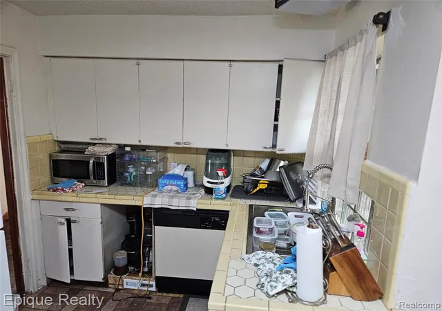 Photo 4 of Multi family home for sale at 4645 Chatsworth St, Detroit, MI 48224 3573 | MLS# 61010190 | Listing updated on 2026-09-10