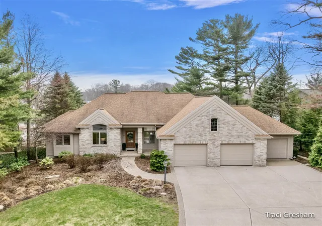 Photo 1 of Sale Pending at 15462 Oak Point Dr, Spring Lake, MI 49456 | MLS# 70525463 | Listing updated on 2026-04-18