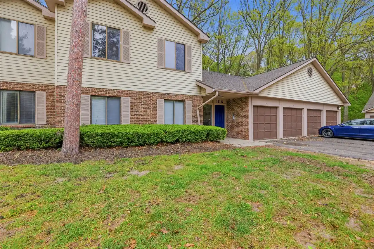 Listing Photo 1 - Condo for sale in 1116 Ambertrace Ln located at 1116 Ambertrace Ln, Holland, MI 49424 - Unit 1116 Ambertrace Ln