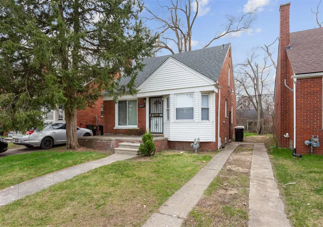 1st image of 18031 Mendota St, Detroit, MI 48221 | MLS# 70505620