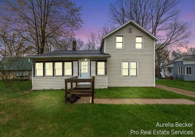 Photo 2 of Sale Pending at 425 S Cedar St, Allegan, MI 49010 | MLS# 70525935 | Listing updated on 2026-08-19