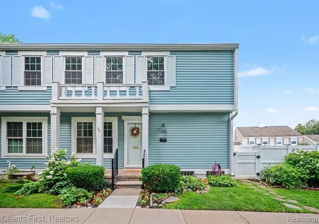 Homes for sale in Northville, MI | 41715 Onaway Dr, Northville, MI 48167 | MLS# 61009096
