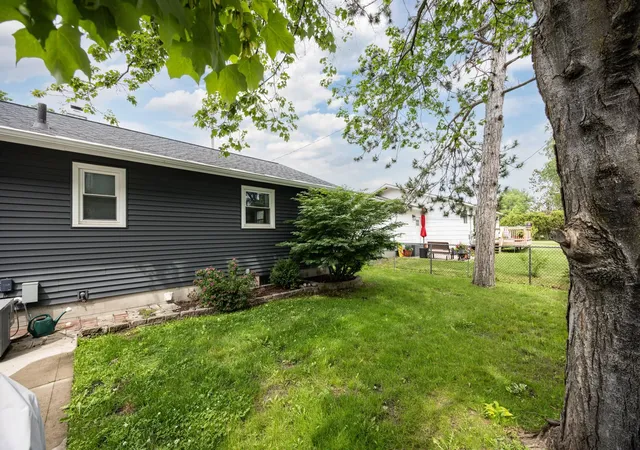 36th image of 1022 Centre St, Traverse City, MI 49686 | MLS# 80070503