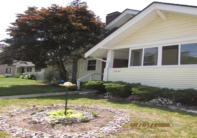 Homes for sale in Wyoming, MI | 2257 Wyoming Ave, Wyoming, MI 49519 | MLS# 70543495
