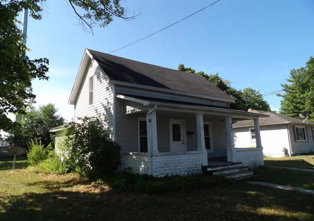 2nd image of 207 W 6th St, Clare, MI 48617 | MLS# 50219755
