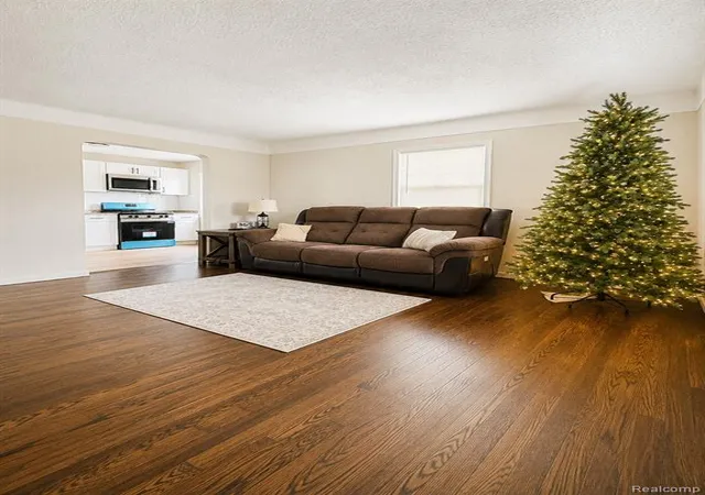 3rd image of 31492 Cherry Hill Rd, Garden City, MI 48135 | MLS# 61013484