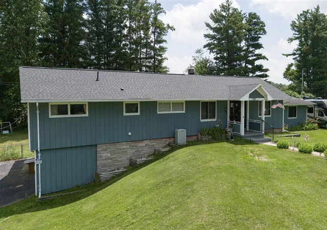 Homes for sale in Three Rivers, MI | 55081 Buckhorn Rd, Three Rivers, MI 49093 | MLS# 70543526