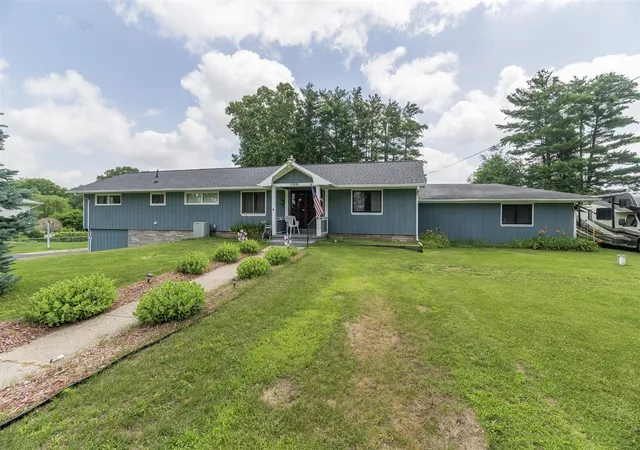 Homes for sale in Three Rivers, MI | 55081 Buckhorn Rd, Three Rivers, MI 49093 | MLS# 70543526