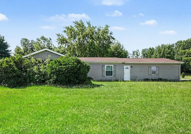 Homes for sale in Chesaning, MI | 12725 Baldwin Dr, Chesaning, MI 48616 | MLS# 50212072
