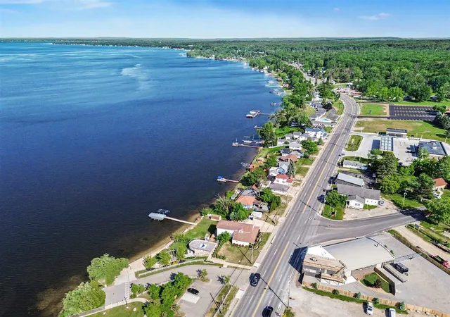Homes for sale in Houghton Lake, MI | 5752 W Houghton Lake Dr, Houghton Lake, MI 48629 | MLS# 70541560