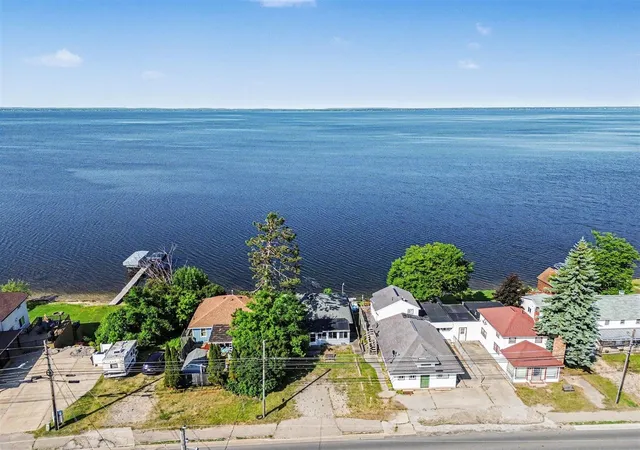 Homes for sale in Houghton Lake, MI | 5752 W Houghton Lake Dr, Houghton Lake, MI 48629 | MLS# 70541560