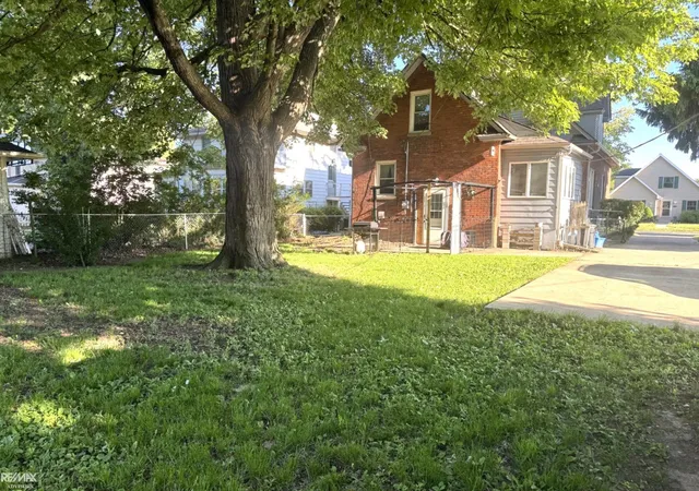Homes for sale in Mount Clemens, MI | 98 Gallup St, Mount Clemens, MI 48043 | MLS# 50213876