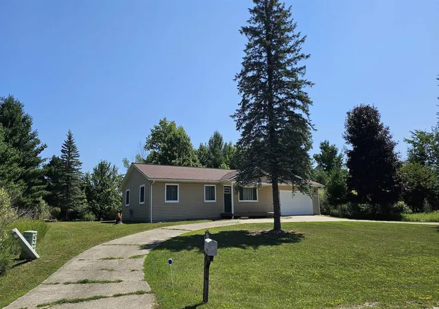 Photo 2 of Single family home for sale at 5304 Worchester Way, Gladwin, MI 48624 | MLS# 50217972 | Listing updated on 2026-08-11