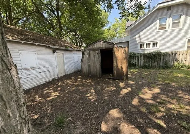 Photo 3 of Single family home for sale at 1335 Kalamazoo Ave, Grand Rapids, MI 49507 | MLS# 70542493 | Listing updated on 2026-09-28