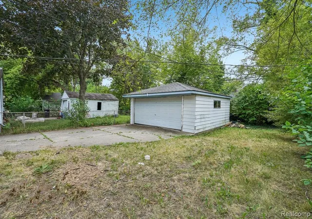 Photo 4 of Single family home for sale at 19120 Woodside St, Harper Woods, MI 48225 | MLS# 61022348 | Listing updated on 2026-08-20