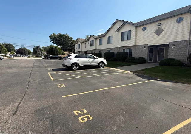 Photo 2 of Sale Pending at 19560 Spagnuolo Lane Lane, Roseville, MI 48066 | MLS# 50188891 | Listing updated on 2025-09-30